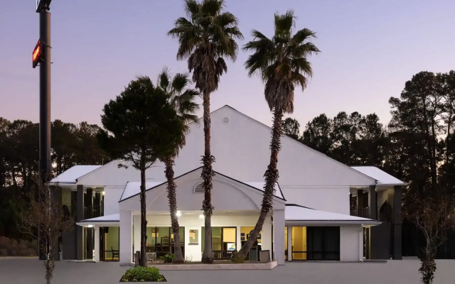 Days Inn by Wyndham Hardeeville Near Hilton Head