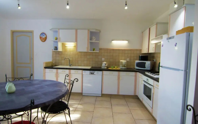 Modern Villa with Private Pool in Ledenon