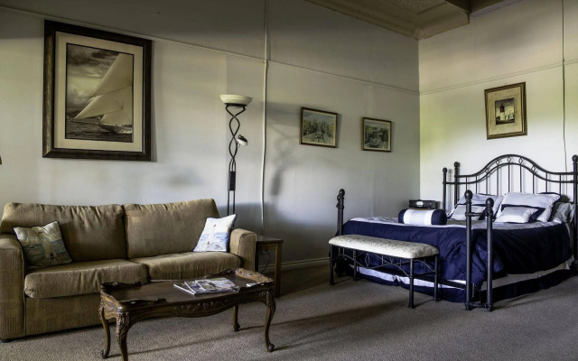 Canalside Restaurant, Inn & Kitchen store