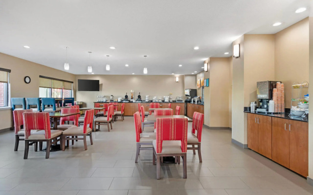 Comfort Suites Oxford I-20 exit 188