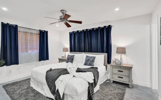 Private Heated Pool & Lovely Home