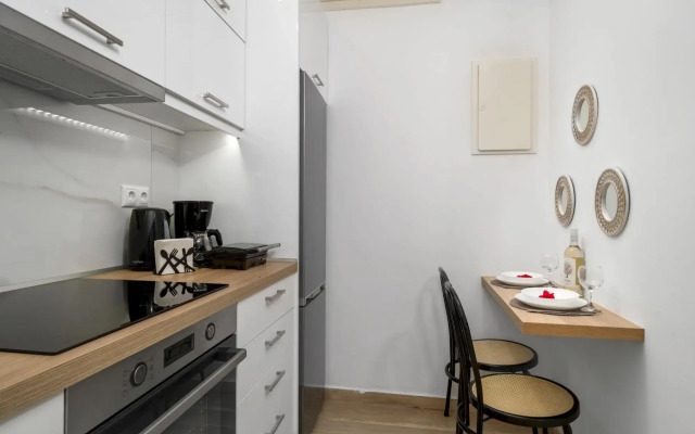 Aristo Apartment by Estia