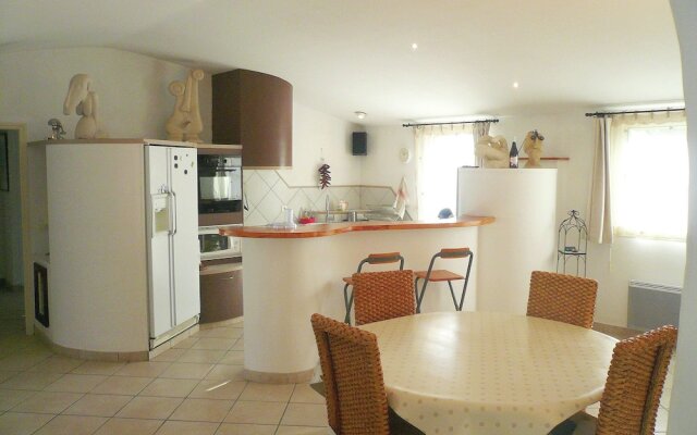very comfortable house, located between Raissac and Canet d'Aude