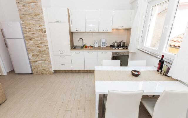 Apartment Nikeos