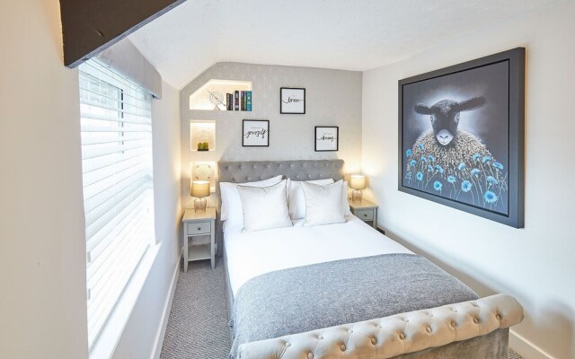 Host Stay 19 West End