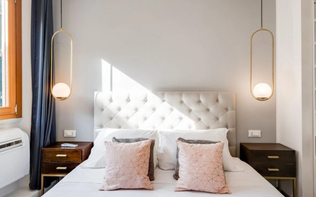 Santa Croce Flat - Modern Apartment