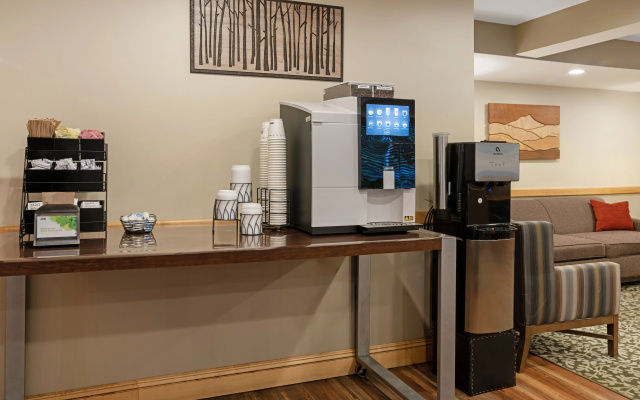 Best Western Plus Windjammer Inn & Conference Center