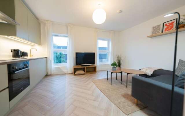 The Battersea Place - Charming 4bdr Flat
