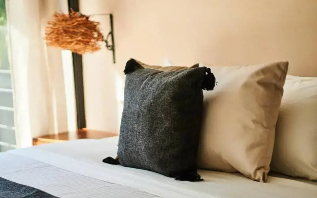 202 Amena Beautiful&Cozy 2 Bedroom in quite place