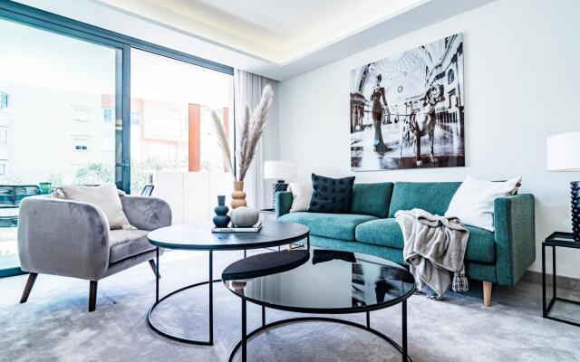 INF32L- Modern city apartment, families only