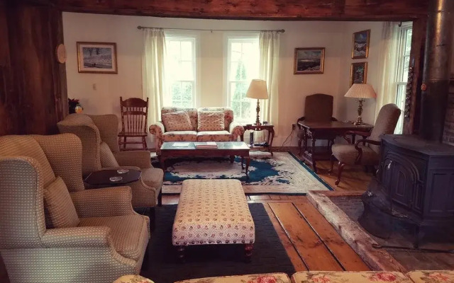 1860 House Inn and Vacation Rental Home