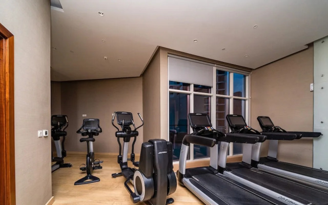 Elegant Studio Living in Privé