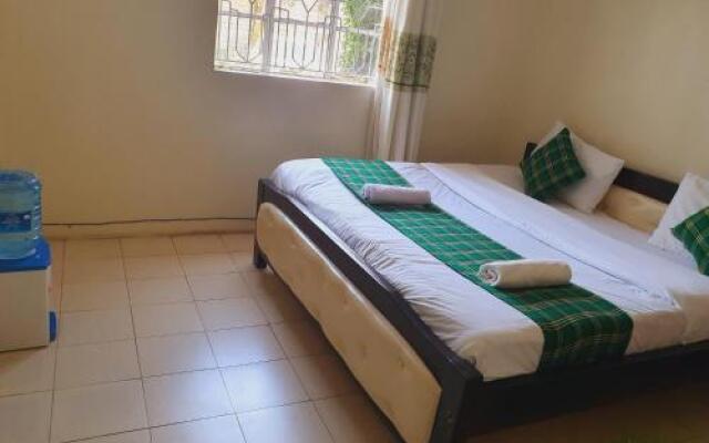 Homebase Gardens Hotel & Safaris