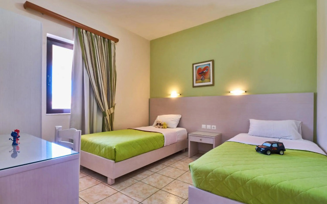 Nanakis Beach Hotel