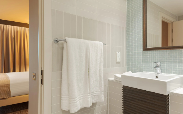 Staybridge Suites London Heathrow - Bath Road by IHG