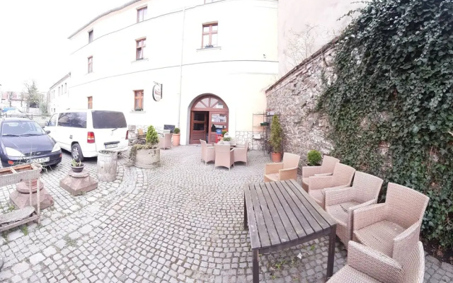Zajazd Pod Zlotym Gryfem