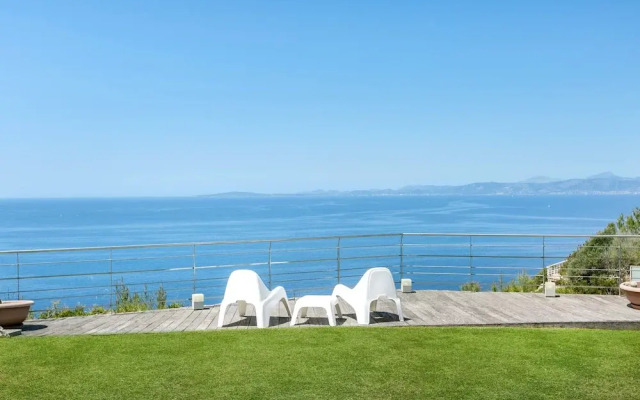 Villa BAY Blue by Priority