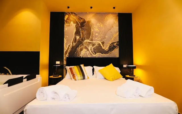 Noah Gate Hotel & Suites