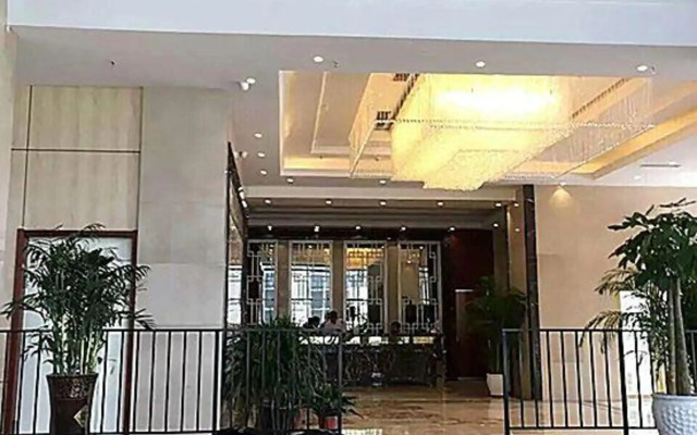 Huaxi Garden Hotel (Qingdao Liuting Airport)