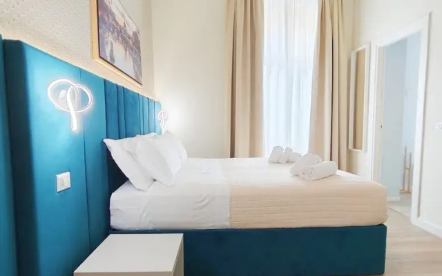 Nicole Suite