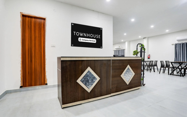 Super Townhouse Shamshabad Near Airport