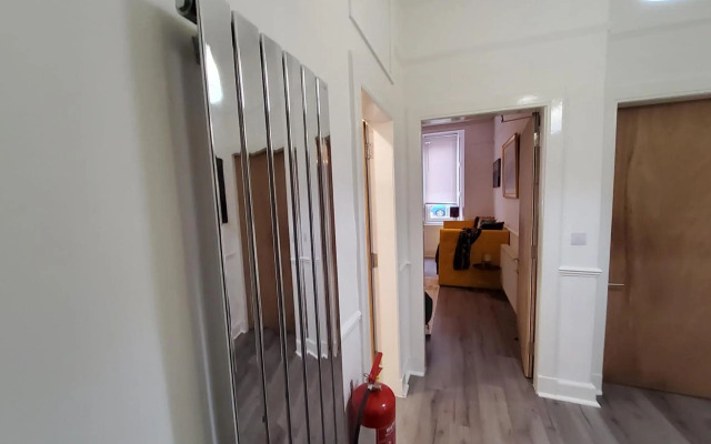 6 Separate beds, 2 baths -Leith Spectacular Apartment