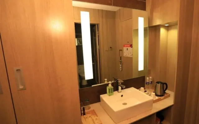 Captain Chain Hotel (Daixian Selected)