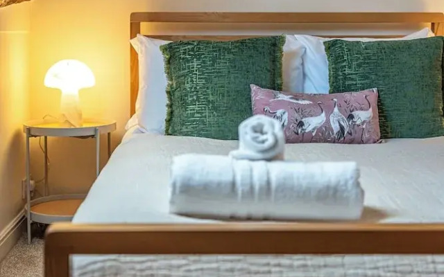 The Threshing Barn-Stunning 5 BD Retreat