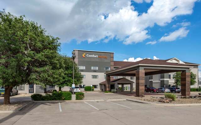 Comfort Suites