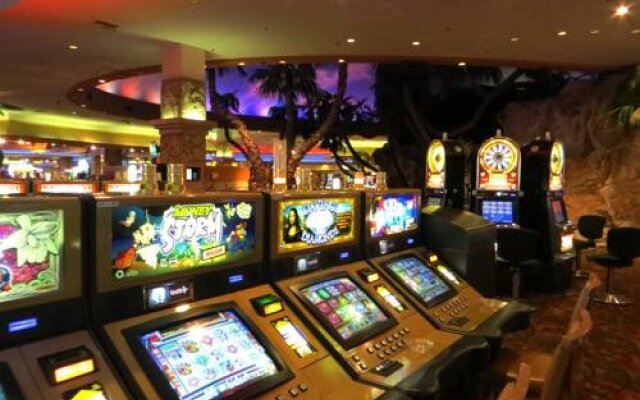 Oasis Resort Casino Golf & Spa