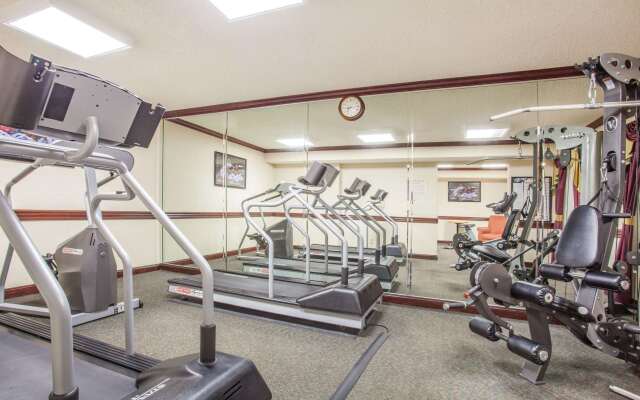 Baymont by Wyndham Madison Heights Detroit Area
