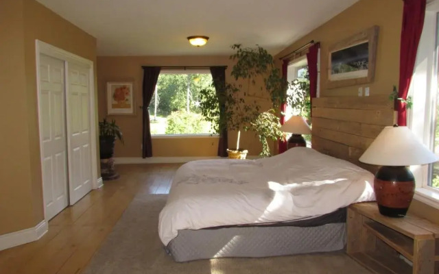 The Cabin at Sweetwater Lane Farm