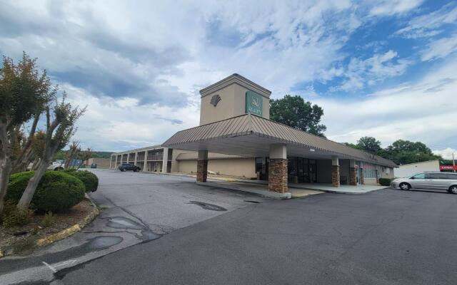 Red Roof Inn & Suites Wilkesboro