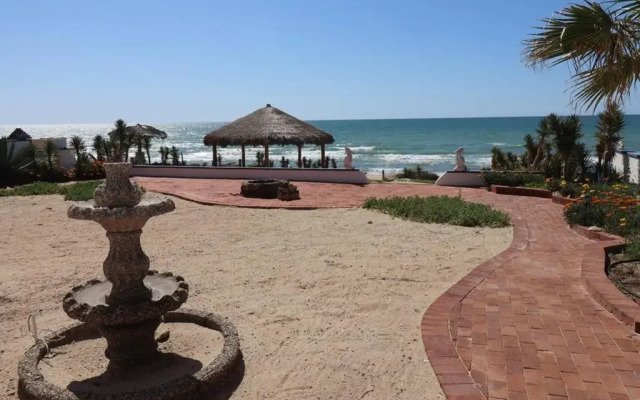Casa Evita 4 Bedroom Beachfront Home
