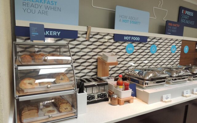 Holiday Inn Express & Suites Birmingham Trussville by IHG