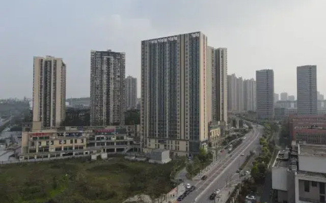 Qiyu Hotel (Chongqing Finance School Halo Shopping Park)