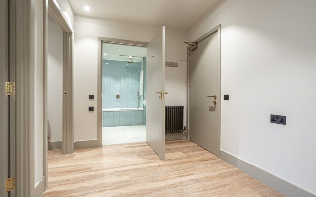 Chic Modern North London Flat