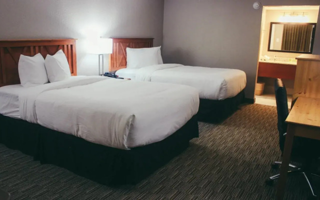 Clarion Hotel Overland Park