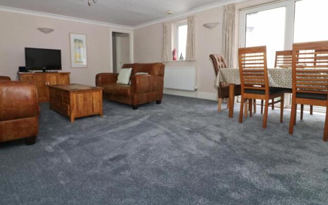 TOWN CENTRE apartment with parking