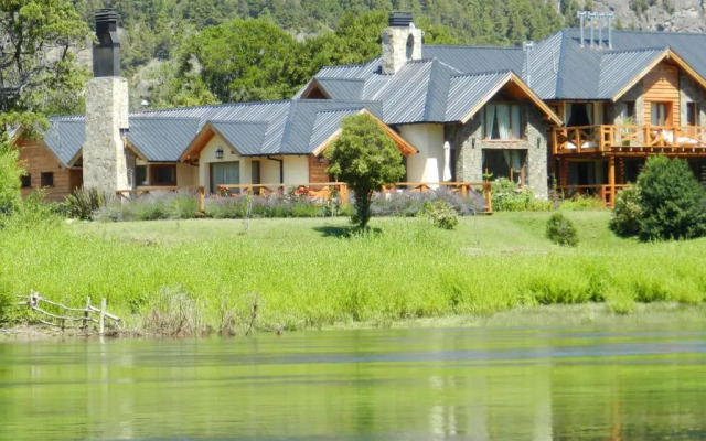 Sendero Lodge