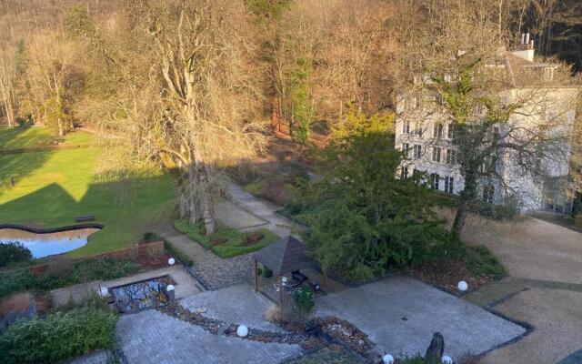 Castel de Pont-à-Lesse Hotel