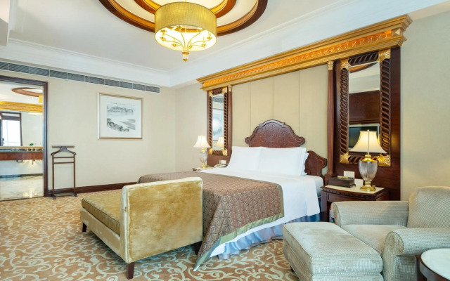 Regal Palace Hotel