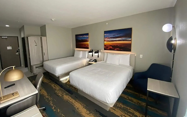 La Quinta Inn & Suites by Wyndham DeSoto