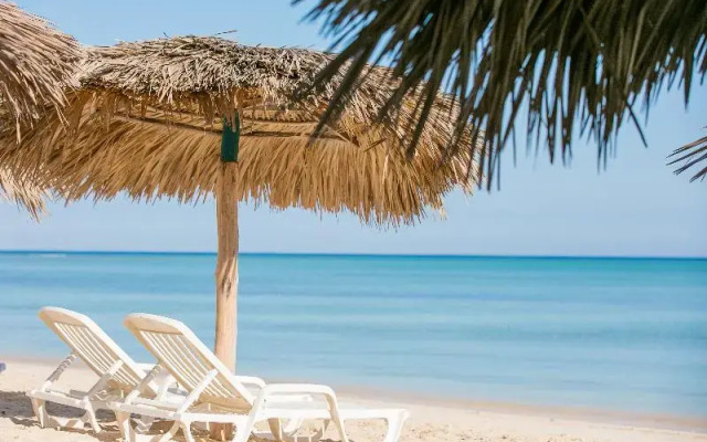 Sol Turquesa Beach