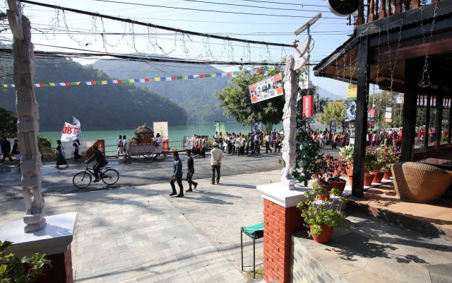 Lake View Resort