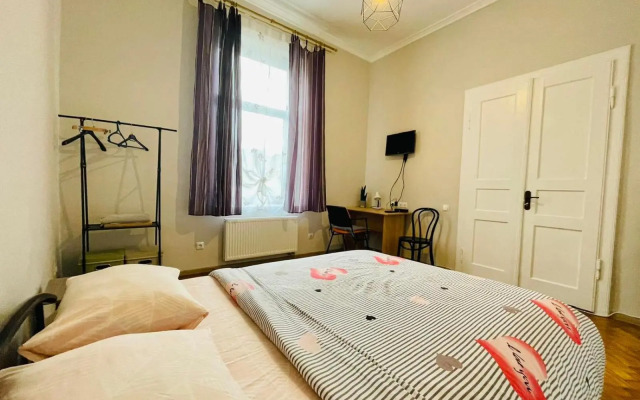 Крехівська 5, затишні апартаменти з двома спальнями