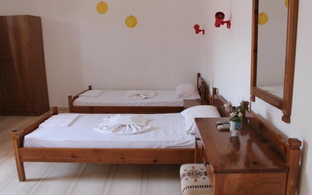Eva Studios & Apartments