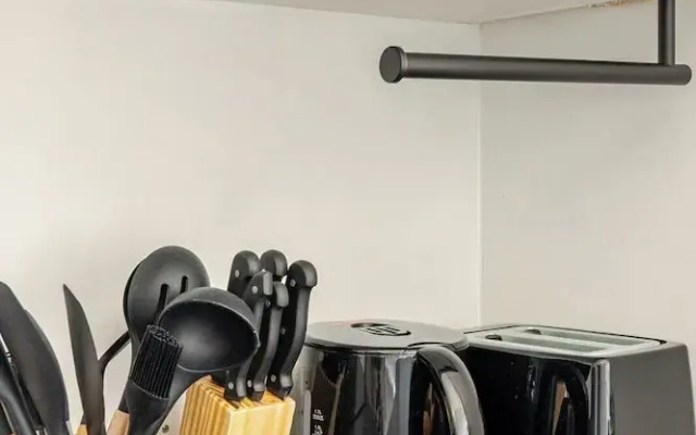 London Oasis Retreat - 2 Bedroom Apartment