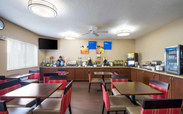 Quality Inn & Suites Green Bay - Ashwaubenon
