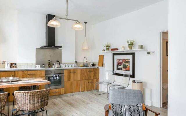 Rustic 2 Bed Maisonette Over 3 Floors In Goodge St